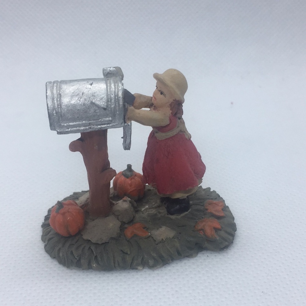 5/$15 Mini figurine girl mailbox pumpkin